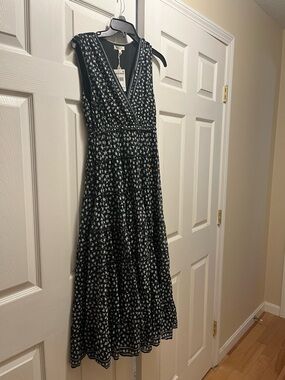 Max Studio Black and White Floral V‑Neck Maxi Dress